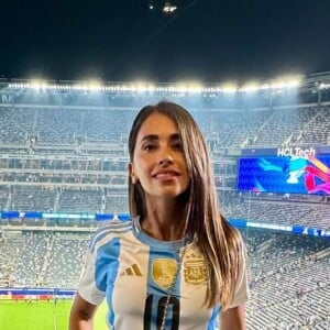 Mulher de Messi, Antonela Rocuzzo já viu rumores de uma crise no casamento com o jogador argentino