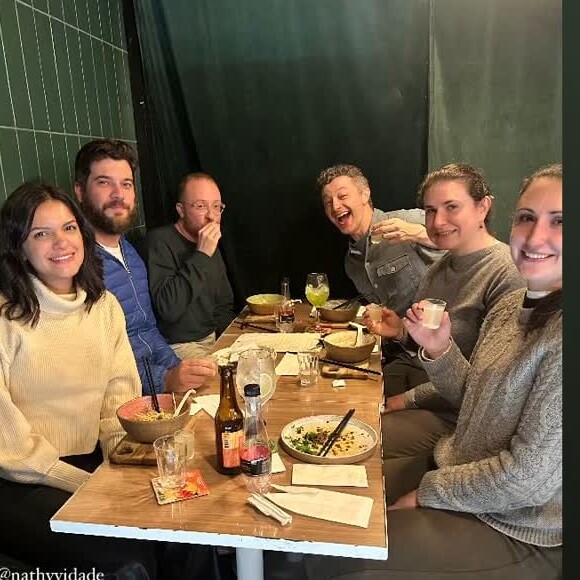 Lucas Lima publicou a foto de um jantar entre amigos
