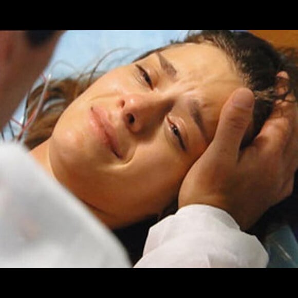 Diana, personagem vivida por Carolina Dieckmann em 'Passione', morreu após complicações no parto; boatos diziam que o autor, Silvio de Abreu, mudou o desfecho do papel por falta de identificação do público