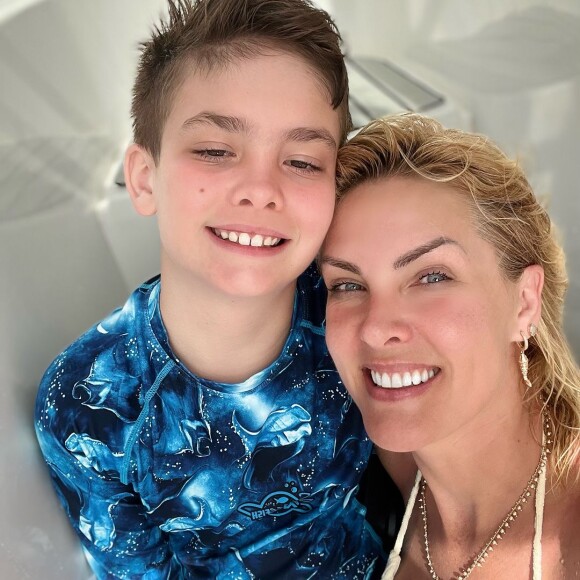 Casamento de Ana Hickmann e Edu Guedes foi aprovado por Alezinho, filho da apresentadora