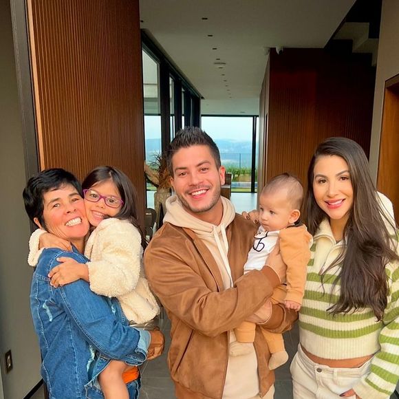 Arthur Aguiar é pai de Sophia e Gabriel