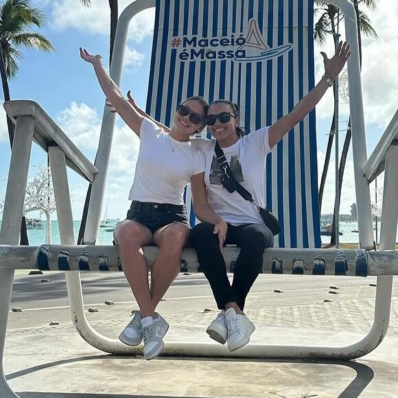 Marta namora a americana Carrie Lawrence desde 2022