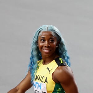 A jamaicana Shelly-Ann Fraser-Pryce é sucesso com seus cabelos coloridos e ocupa a 13ª posição do ranking