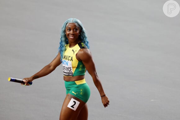 A jamaicana Shelly-Ann Fraser-Pryce é sucesso com seus cabelos coloridos e ocupa a 13ª posição do ranking