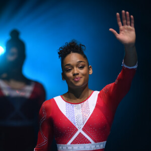 Melanie de Jesus dos Santos é uma ginasta francesa com descendência portuguesa que faz sucesso por sua beleza natural. O quinto lugar é dela!