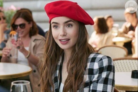 Lily Collins é protagonista de 'Emily em Paris', uma das séries de maior sucesso da Netflix