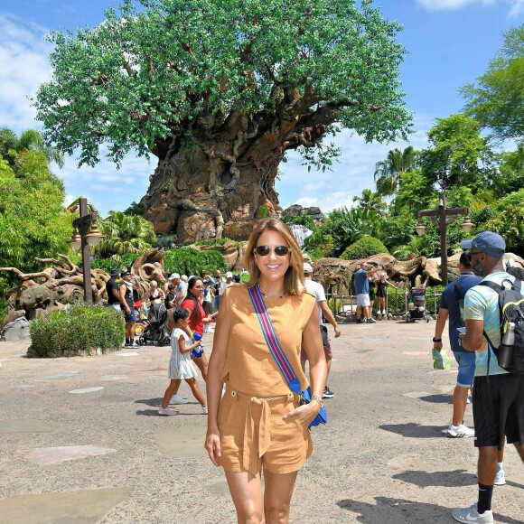 Ticiane Pinheiro compartilhou fotos de um passeio especial pelo parque Animal Kindgom, da Disney, nos Estados Unidos 