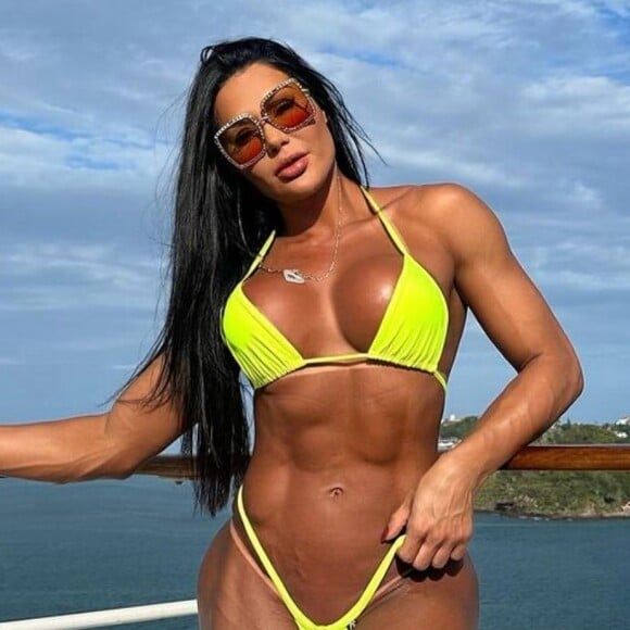 Gracyanne Barbosa publica foto antes de corpo musculoso e mudança radical rouba a cena na web