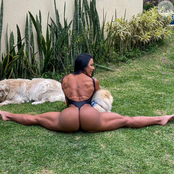 Gracyanne Barbosa, que sempre publica fotos ousadas nas redes sociais, tem decepcionado os fãs por falta de nudez no perfil