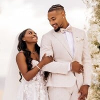 Antes das Olímpiadas de Paris 2024, Simone Biles usou 4 vestidos de noiva diferentes em casamento romântico e discreto com jogador de futebol americano