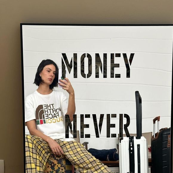 Isis Valverde 'é uma pessoa superquerida', disse Wanessa Camargo