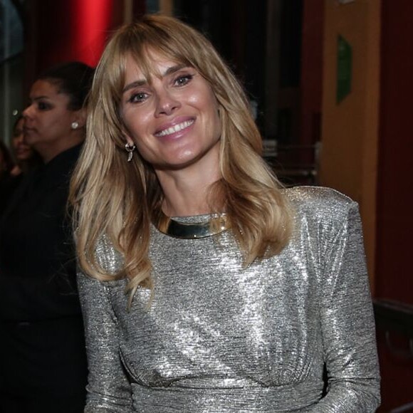 Famosos como Carolina Dieckmann, Rafa Kalimann e Gio Ewbank marcaram presença na festa de 50 anos de Preta Gil.