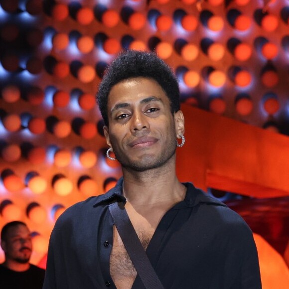 O ator Ícaro Silva esteve no aniversário de 50 anos de Preta Gil.