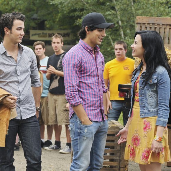 Demi Lovato disse que vivia de mau-humor nos bastidores de 'Camp Rock 2'