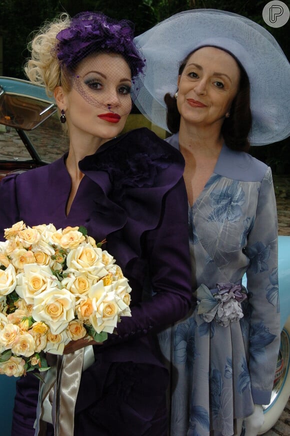 Em 'Alma Gêmea', Débora (Ana Lúcia Torre) é mãe de Cristina (Flávia Alessandra)