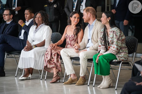 Meghan Markle e Príncipe Harry pretendem visitar escolas e instituições, além de fazerem reuniões com especialistas para tratar da pauta de assédio virtual.