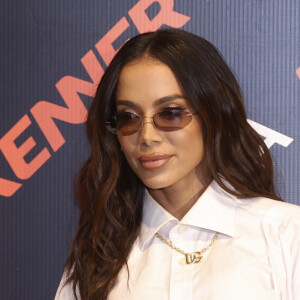 Anitta: 'Cada ano eu falo que vai ser um, mas nunca é, sempre aparece coisa nova e vou adiando. vai depender da minha paciência'