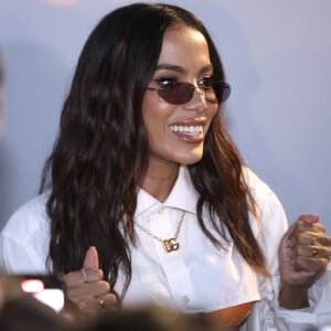 Anitta contou que sua família já recebeu todos os novos modelos que está lançando em parceria com a Kenner. Atualmente, para ela, o dinheiro não é o principal motivo das suas parcerias