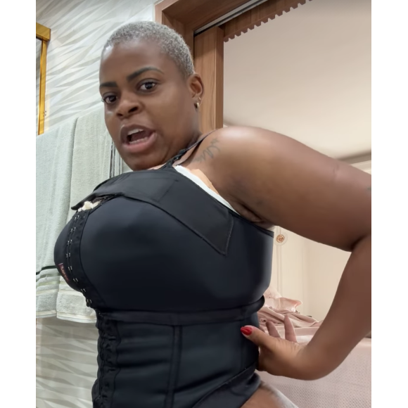 Cintura finíssima de Jojo Todynho roubou a cena no vídeo