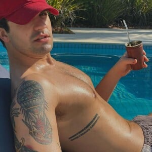 Luan Santana mostrou corpão em foto sem camisa no Instagram