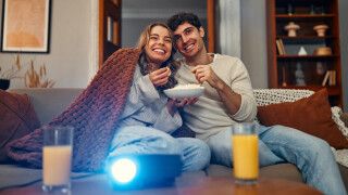 Fuja do óbvio! Saiba como escolher o projetor certo para sua sessão de cinema em casa
