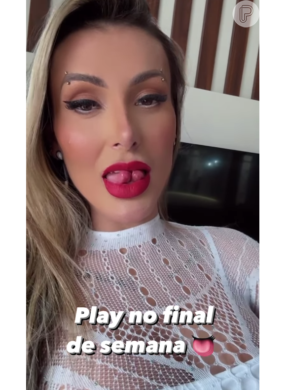 Andressa Urach tem dado o que falar com sua bifurcação na língua, que já está cicatrizada