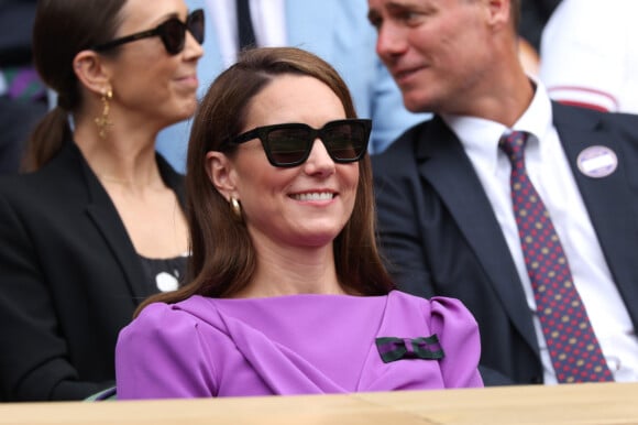 Kate Middleton, segundo o The Mirror, realmente parece estar decidida a encarar esse novo momento como um recomeço, e não vê a hora de poder se afastar, literalmente, das coisas que giram em torno de tratamento, médico, hospital e todo esse universo.