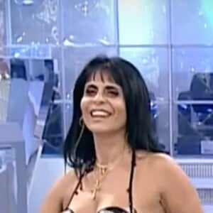 Gretchen rebolou no palco e deixou Van Damme 'animado' no programa 'Domingo Legal'