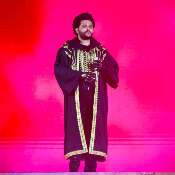 O cantor The Weeknd realizou um show apoteótico em São Paulo neste sábado (07)