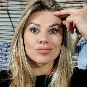 Sandra Redivo, repórter da Band, quebrou o silêncio após ser apontada como amante de Felipe Rodriguez, ex-noivo de Simony