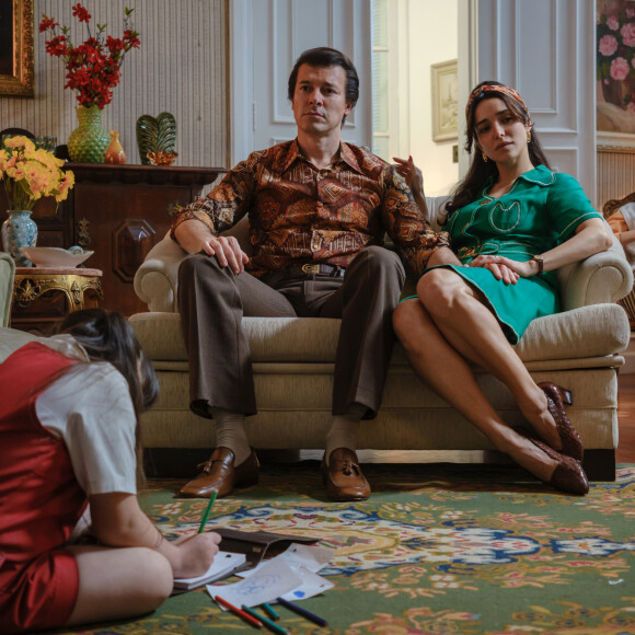 Filme 'Silvio' tem um Silvio Santos distante da primeira mulher e muito mais perto dos negócios