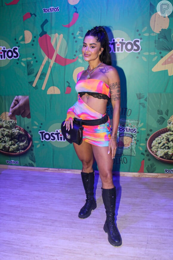 Rock in Rio 2024: Aline Campos em look sexy e multicolorido