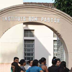 Deolane Bezerra foi transferida de presídio após fãs se agolmerarem na porta da colônia feminina do Recife