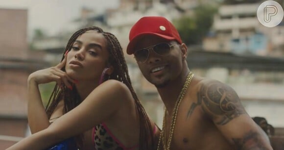 MC Zaac e Anitta em 'Vai Malandra'; cantor é um dos participantes de 'A Fazenda 16'