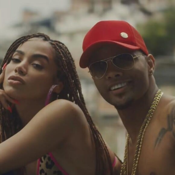 MC Zaac e Anitta em 'Vai Malandra'; cantor é um dos participantes de 'A Fazenda 16'