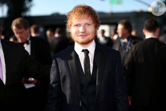 Ed Sheeran não fez a publicação e o print era fake. A montagem enganou muitos internautas e até mesmo portais de notícia, que reportaram a informação como se fosse verdadeira