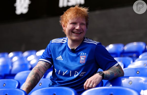 Ed Sheeran é patrocinador do Ipswich Town Football Club desde 2021.