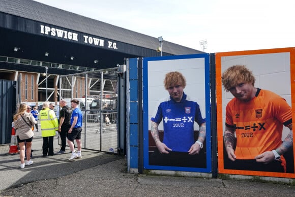 O time de Ed Sheeran é o Ipswich Town.