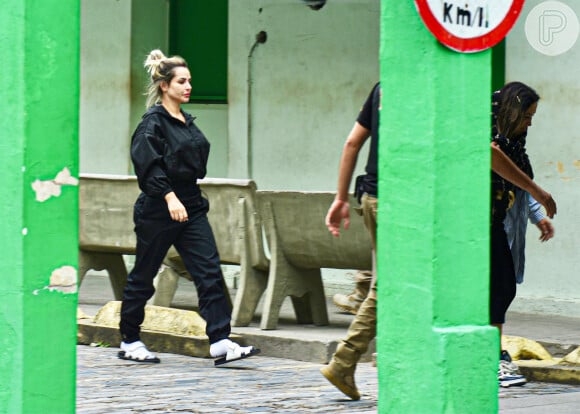 Presídio onde Deolane Bezerra está teria uma estrutura precária e uma comida ruim, segundo jornalista