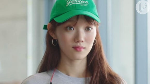 No dorama 'Questão de Tempo', Lee Sung Kyung é Michaela Choi, que possui um superpoder: ela consegue ver o tempo que resta de vida de uma pessoa.