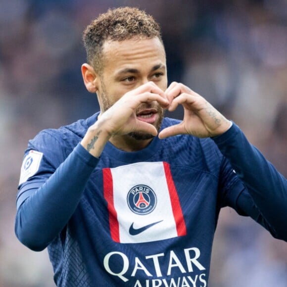 Neymar e Danna Paola viveram affair, segundo a atriz, na época em que o jogador atuava no PSG (2017/2023)