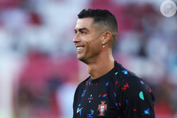 Entre as vagas ofertadas por Cristiano Ronaldo no hotel, estão camareiro(a), supervisor, recepcionista e garçom júnior - esta não precisa de experiência