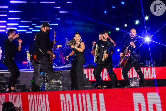 Simone Mendes dividiu o palco com diversas estrelas do sertanejo no Jaguariúna Rodeo Festival