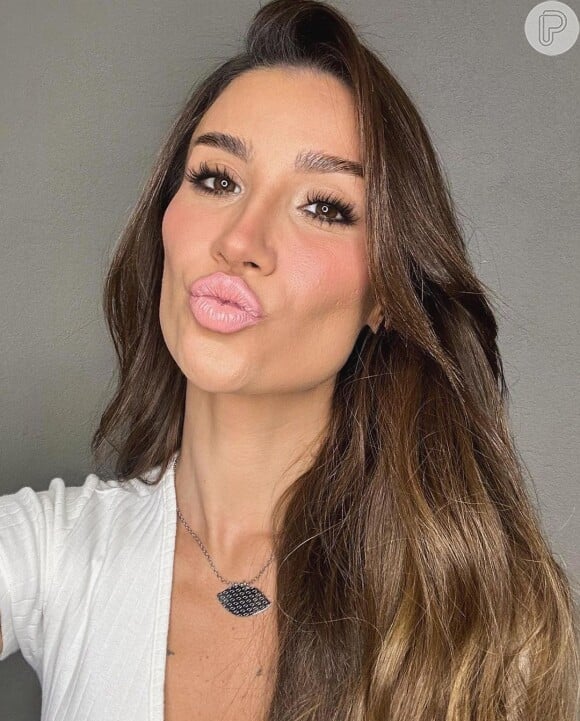 Bianca Andrade é a eterna Boca Rosa, criadora de uma linha de maquiagens mais populares do Brasil