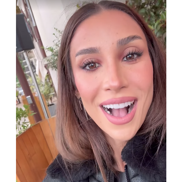 Em seguida, Bianca Andrade revelou que aparecia assim, de frente para a luz, que conseguiria esconder as texturas de sua pele