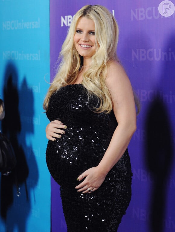 Com a gravidez, Jessica Simpson chegou a pesar 94 quilos e, depois do parto do filho, entrou em uma dieta severa