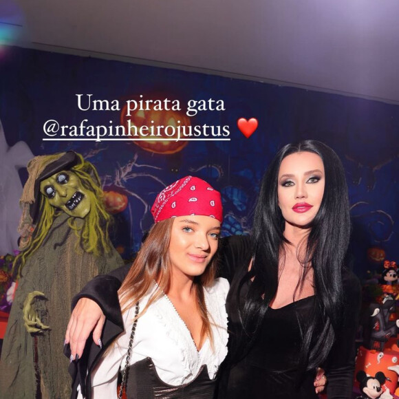 Rafaella Justus e Ana Paula Siebert na festa de Halloween 