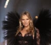 Kate Moss, uma das modelos mais renomadas do mundo, desfilou aos 50 anos no Victoria's Secret Show 2024