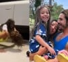 Nicolas Prattes fez flexões com Zoe, filha de Sabrina Sato e Duda Nagle, nas costas