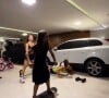 Nicolas Prattes e Zoe malhando juntos com Sabrina Sato e sobrinha na garagem de casa